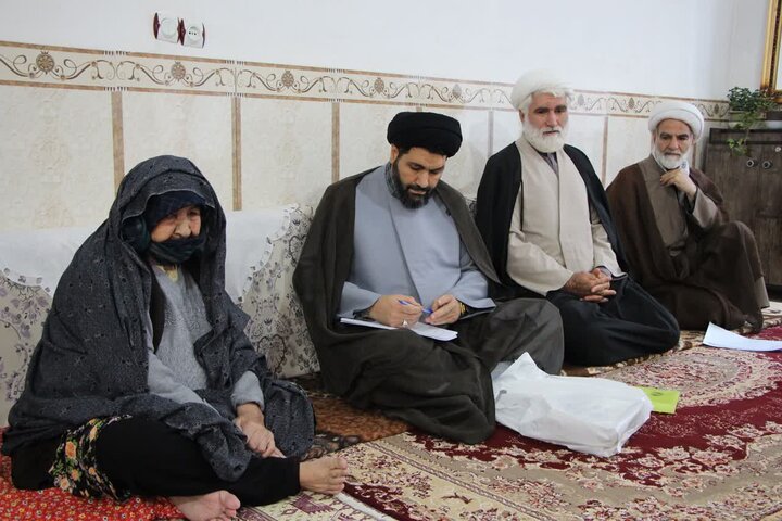 تصاویر/ عیادت و سرکشی مسئولین مرکز خدمات حوزه علمیه آذربایجان غربی از روحانیون معمر شهرستان خوی