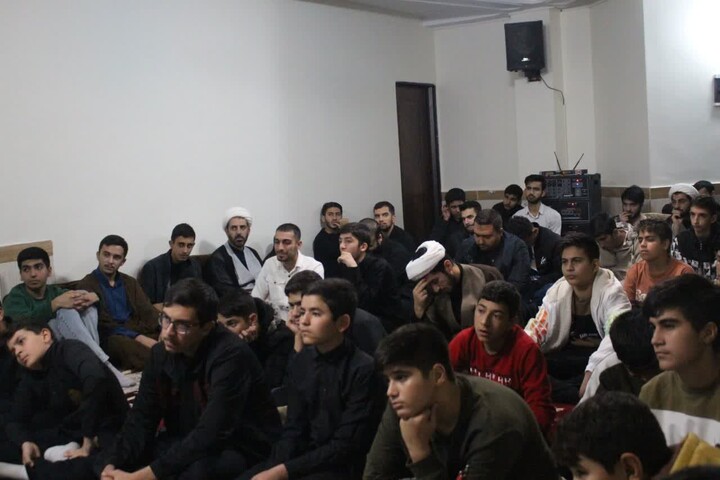 تصاویر/ هیئت هفتگی مدرسه علمیه صاحب الزمان(عج) مرند