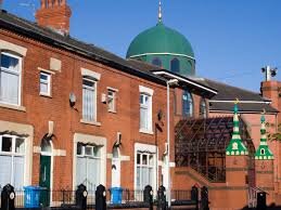 UK Sees Alarming Surge in Anti-Muslim Hate Crimes and Mosque Attacks