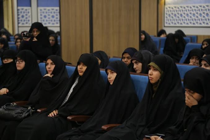 برگزاری حلقه گفتمان فرهنگی ویژه طلاب غیرحضوری و مجازی استان قم