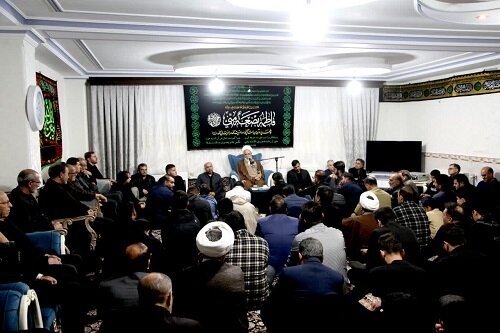 حضرت فاطمه زهرا(س) پرچمدار استقامت در تاریخ اسلام است