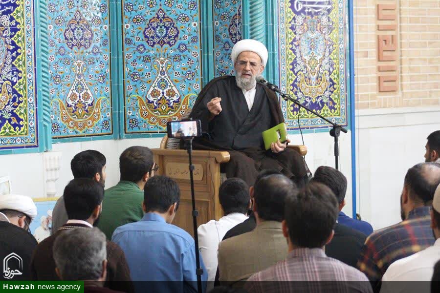 بندگی و پیروی از اهل‌بیت(ع)، مسیر رسیدن به معرفت و رشد انسانی است