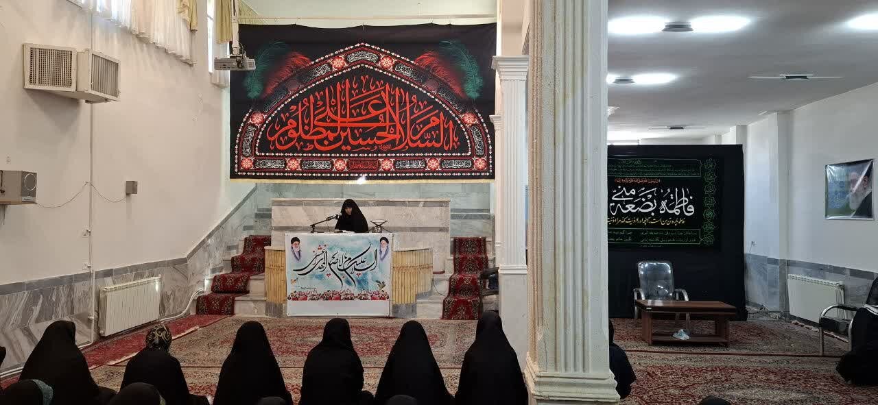 برگزاری نشست فاطمی با محوریت معرفی کتب فاطمی و بررسی ماجرای فدک در مدرسه علمیه الزهرا اراک