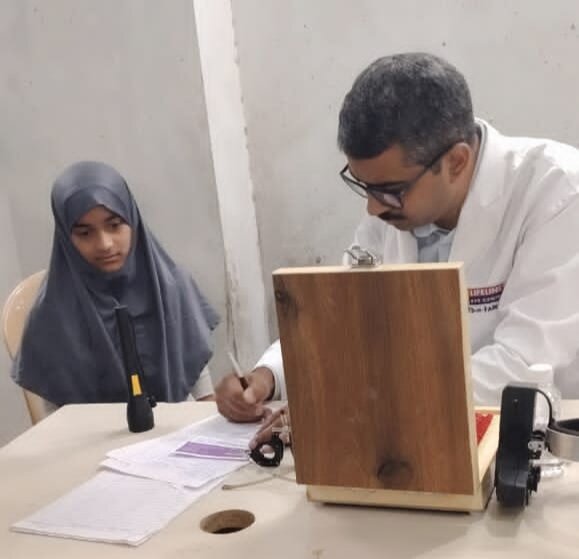 दिल्ली के पुराने मुस्तफाबाद में निःशुल्क नेत्र शिविर का सफलतापूर्वक आयोजन - 240 लोगों की जांच की गई, विद्वानों ने भाग लिया, और अधिक शिविरों की घोषणा की गई