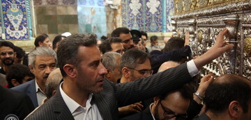 تشرف شهرداران سراسر کشور به زیارت حرم بانوی کرامت +  تصاویر