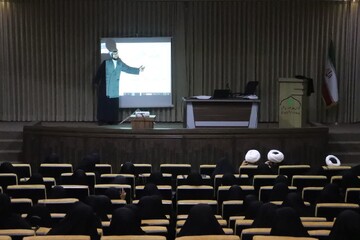 تصاویر/ کارگاه آموزشی «شیوه‌های برگزاری جلسات فاطمیه» ویژه مربیان امین در آذربایجان غربی