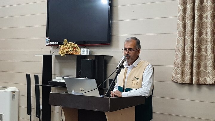 تصاویر/ نشست تبیینی خادمیاران ستادی و مسئولین کانون‌های خدمت رضوی عمومی و تخصصی آران و بیدگل