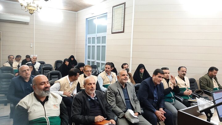 تصاویر/ نشست تبیینی خادمیاران ستادی و مسئولین کانون‌های خدمت رضوی عمومی و تخصصی آران و بیدگل