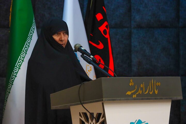 تصاویر/ رونمایی از کتاب همسفر آتش و برف