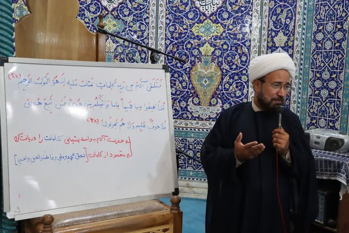 تصاویر/ برگزاری سی‌ و پنجمین جلسه تفسیر قرآن کریم در مسجد جامع مجومرد