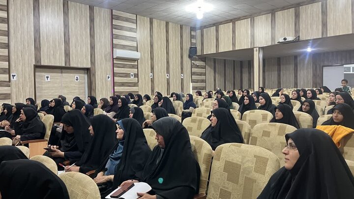 تصاویر/  برگزاری دوره‌ی سراسری شهر من شهر نماز