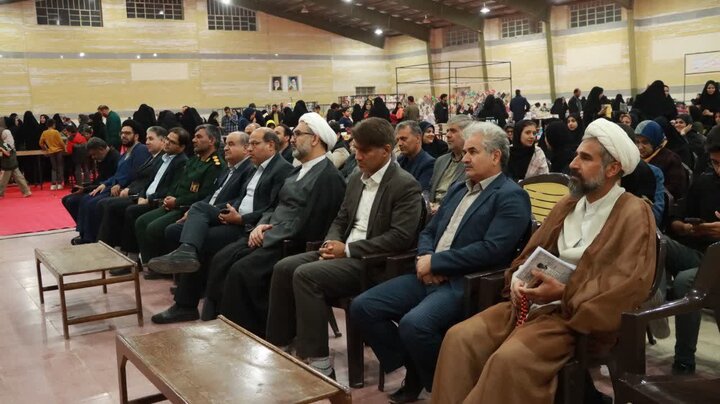 تصاویر/ برگزاری نمایشگاه کتاب در مهریز