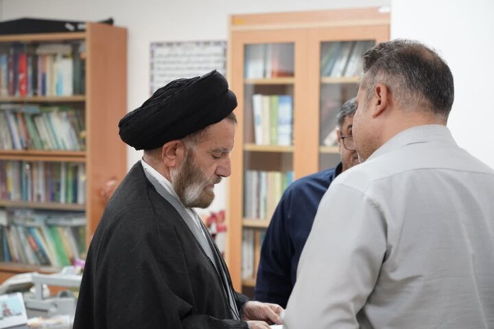 تصاویر/ملاقات عمومی مردم با نماینده ولی فقیه در لرستان