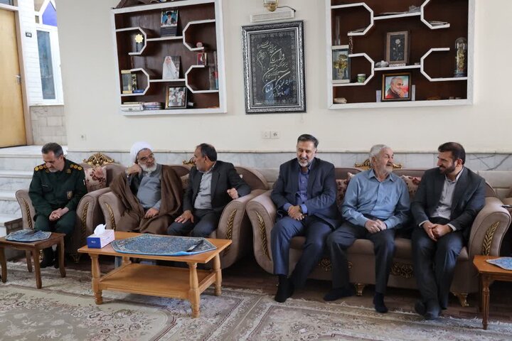 دیدار با خانواده شهدا در رفسنجان