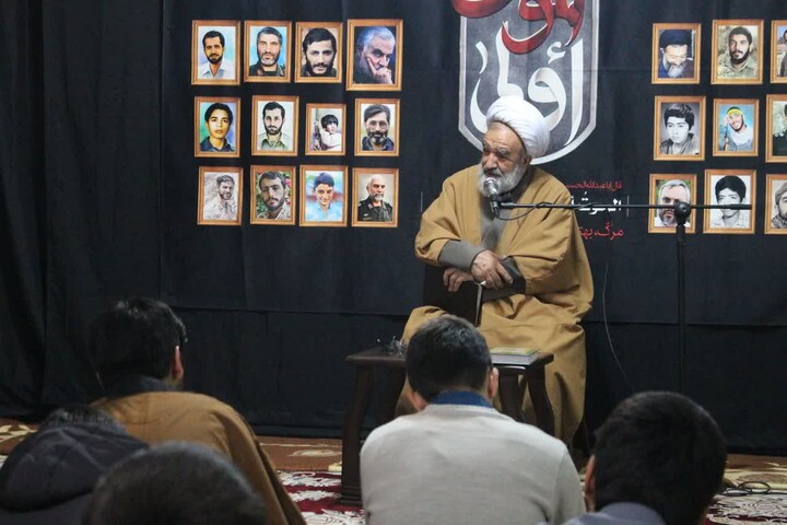 تصاویر/ جلسه اخلاق امام جمعه مرند در حوزه علمیه صالحب الزمان(عج) مرند