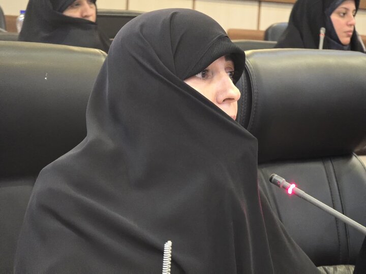 نشست هم‌اندیشی حوزه  علمیه خواهران و شورای شهر یزد برای کاهش آسیب‌های اجتماعی