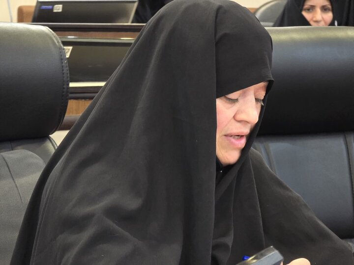 نشست هم‌اندیشی حوزه  علمیه خواهران و شورای شهر یزد برای کاهش آسیب‌های اجتماعی