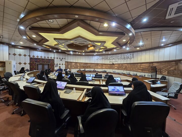 نشست هم‌اندیشی حوزه  علمیه خواهران و شورای شهر یزد برای کاهش آسیب‌های اجتماعی