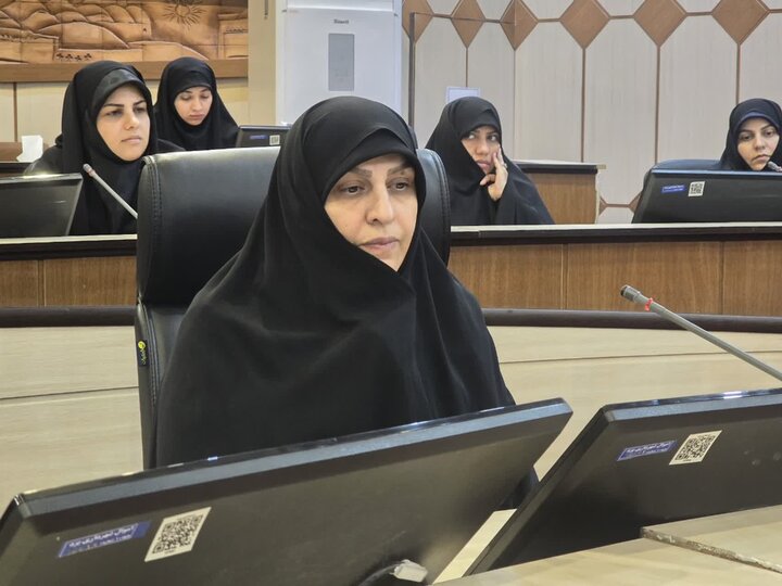 نشست هم‌اندیشی حوزه  علمیه خواهران و شورای شهر یزد برای کاهش آسیب‌های اجتماعی