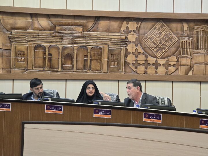 نشست هم‌اندیشی حوزه  علمیه خواهران و شورای شهر یزد برای کاهش آسیب‌های اجتماعی