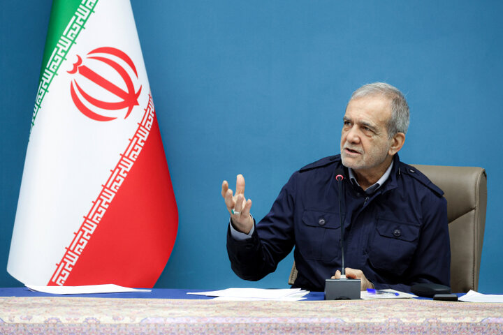 رہبرِ معظم کی قیادت میں عوامی اتحاد نے عالمی استکبار کو مایوس کردیا: صدر پزشکیان