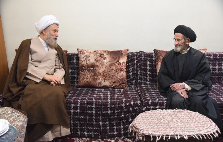 تصاویر|  دیدار صمیمی نماینده ولی فقیه در فارس با جمعی از علمای شهر شیراز