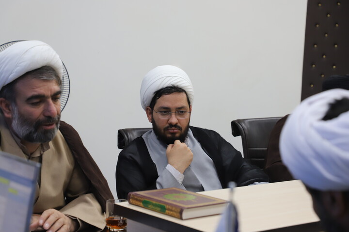 تصاویر/نشست هم اندیشی برگزاری برنامه های وحدت حوزه و دانشگاه