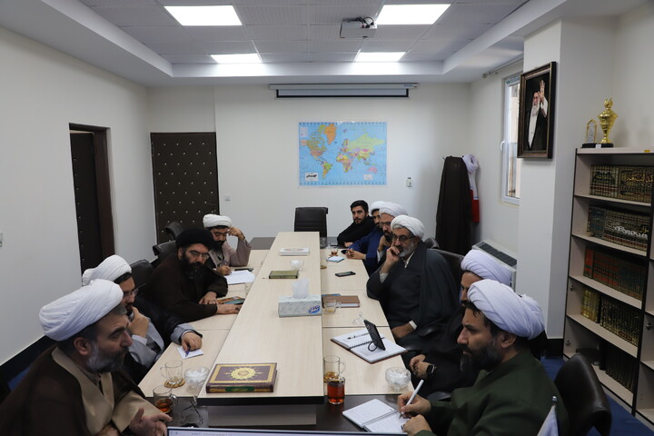 تصاویر/نشست هم اندیشی برگزاری برنامه های وحدت حوزه و دانشگاه