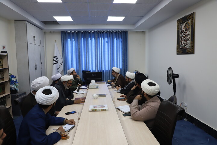 تصاویر/نشست هم اندیشی برگزاری برنامه های وحدت حوزه و دانشگاه