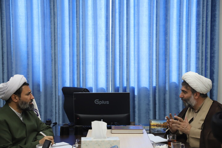 تصاویر/نشست هم اندیشی برگزاری برنامه های وحدت حوزه و دانشگاه