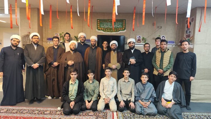 تصاویر/برگزاری تریبون آزاد در مدرسه علمیه شیخ علی‌خان زنگنه تویسرکان