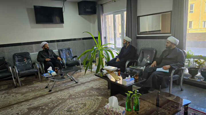 تصاویر/بازدید معاون آموزش و مسئول جذب حوزه علمیه استان همدان از مدارس شهرستانی با محوریت جذب طلبه