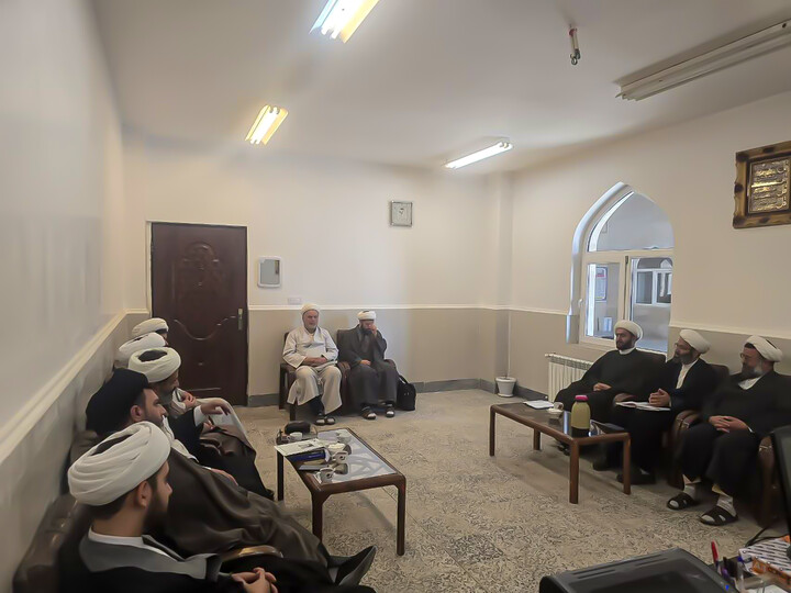 تصاویر/بازدید معاون آموزش و مسئول جذب حوزه علمیه استان همدان از مدارس شهرستانی با محوریت جذب طلبه