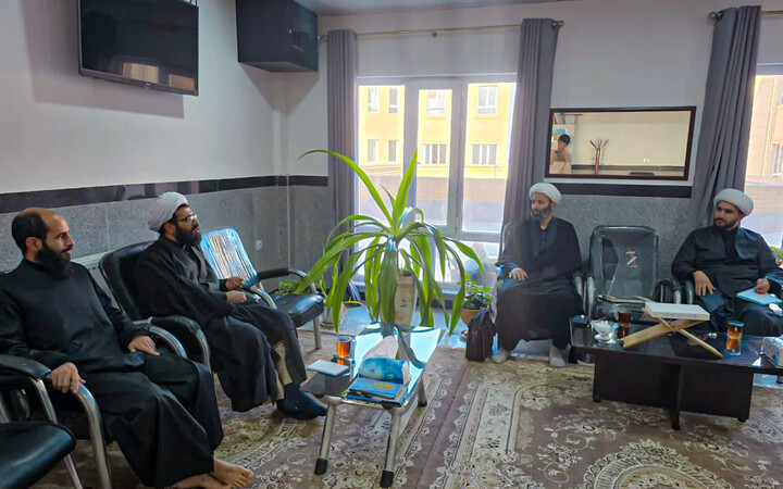 تصاویر/بازدید معاون آموزش و مسئول جذب حوزه علمیه استان همدان از مدارس شهرستانی با محوریت جذب طلبه