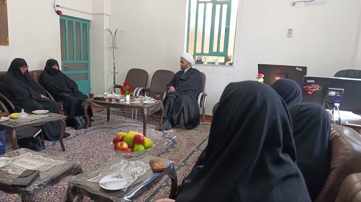 تصاویر/ حضور مدیر و معاونان حوزه علمیه خواهران استان کرمان در مدرسه علمیه فاطمه الزهرا بم