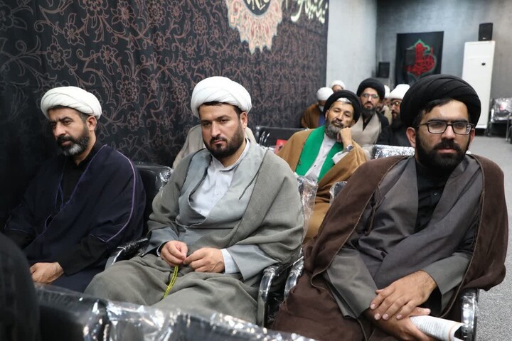 تصاویر/  نشست ائمه جماعات شهرستان سمنان با حضور نماینده ولی‌فقیه در استان سمنان