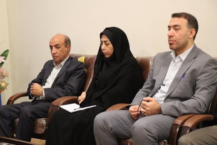 دیدار مدیرکل کتابخانه‌های عمومی با امام جمعه ایلام