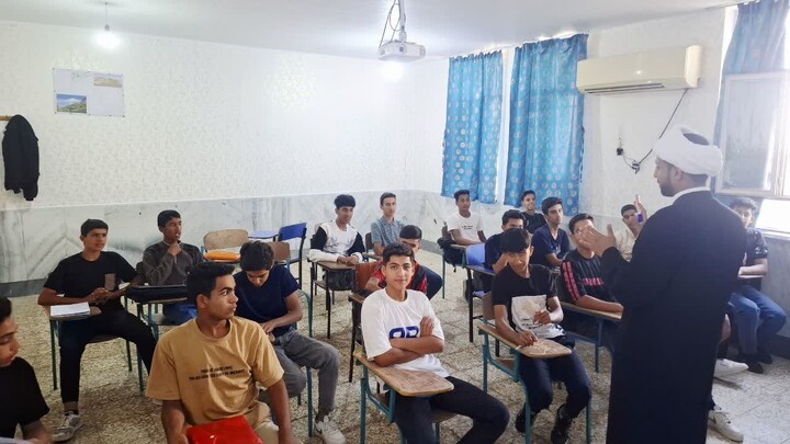 تصاویر/ فعالیت طلاب و روحانیون مدرسه علمیه رضویه هویزه در ایام فاطمیه