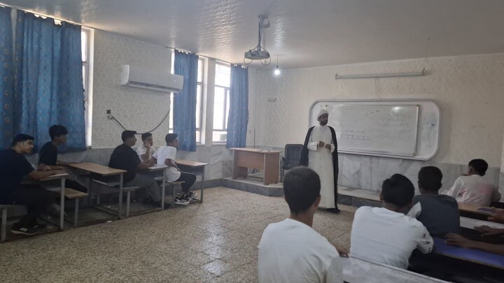 تصاویر/ فعالیت طلاب و روحانیون مدرسه علمیه رضویه هویزه در ایام فاطمیه