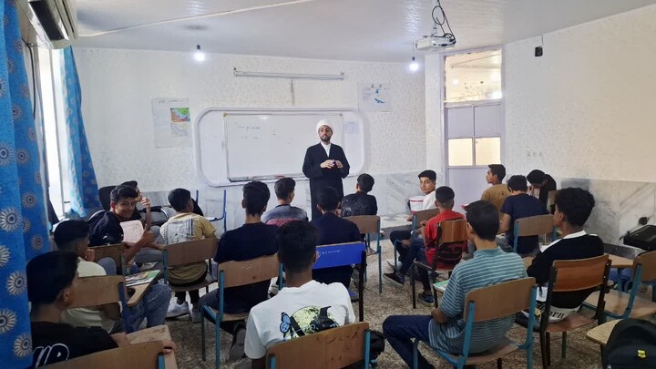 تصاویر/ فعالیت طلاب و روحانیون مدرسه علمیه رضویه هویزه در ایام فاطمیه