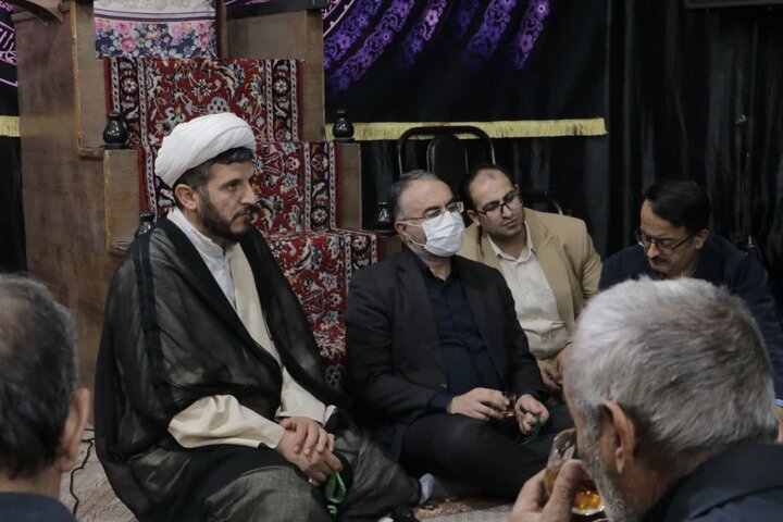 تصاویر/ حضور فرماندار ارومیه در مسجد یازهرا (س) ارومیه برای بررسی مسائل و مشکلات محله حسین آباد
