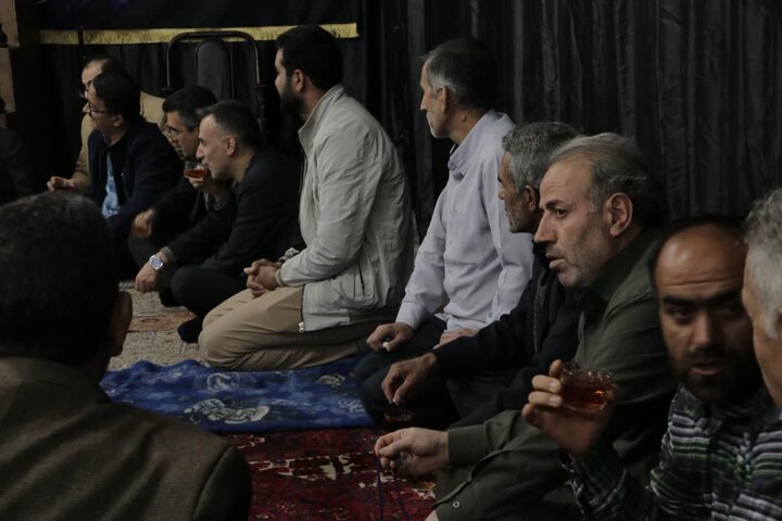 تصاویر/ حضور فرماندار ارومیه در مسجد یازهرا (س) ارومیه برای بررسی مسائل و مشکلات محله حسین آباد