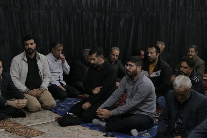 تصاویر/ حضور فرماندار ارومیه در مسجد یازهرا (س) ارومیه برای بررسی مسائل و مشکلات محله حسین آباد