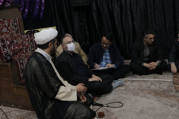 تصاویر/ حضور فرماندار ارومیه در مسجد یازهرا (س) ارومیه برای بررسی مسائل و مشکلات محله حسین آباد