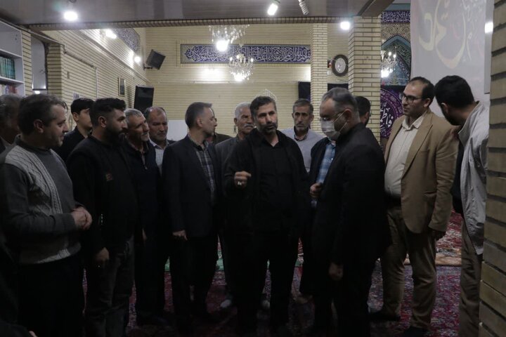 تصاویر/ حضور فرماندار ارومیه در مسجد یازهرا (س) ارومیه برای بررسی مسائل و مشکلات محله حسین آباد