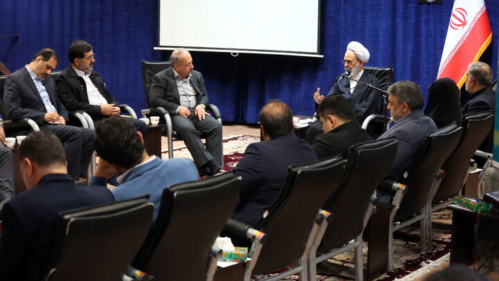 تصاویر/ دیدار شهرداران مراکز استان‌ها با آیت الله اعرافی