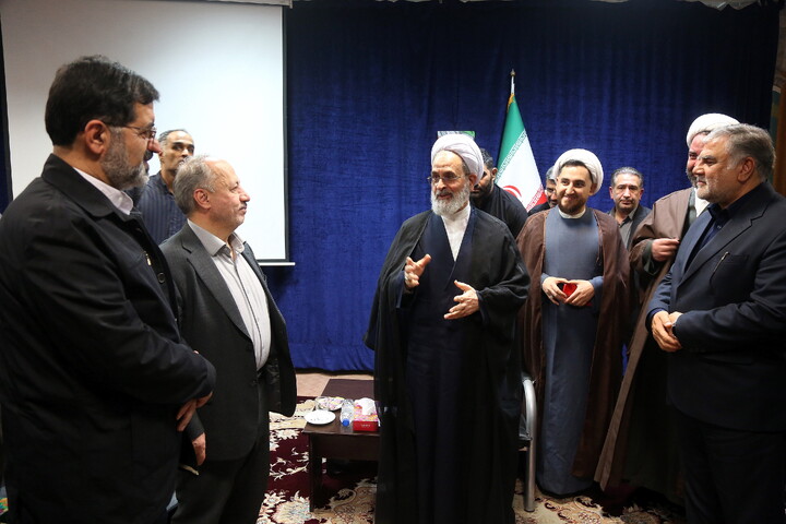 تصاویر/ دیدار شهرداران مراکز استان‌ها با آیت الله اعرافی