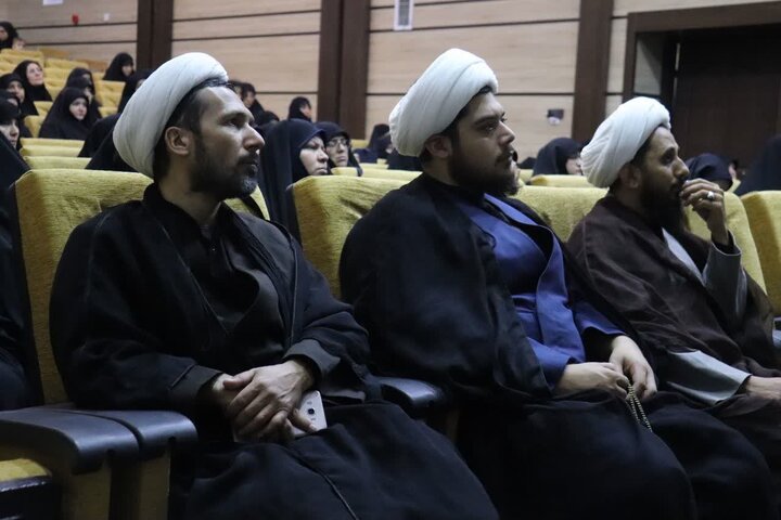 تصاویر/ کارگاه آموزشی «شیوه‌های برگزاری جلسات فاطمیه» ویژه مربیان امین در آذربایجان غربی