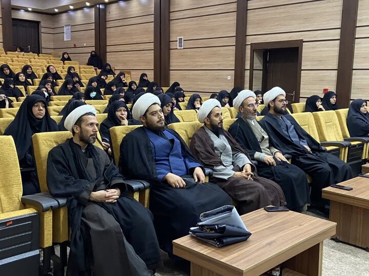 تصاویر/ کارگاه آموزشی «شیوه‌های برگزاری جلسات فاطمیه» ویژه مربیان امین در آذربایجان غربی