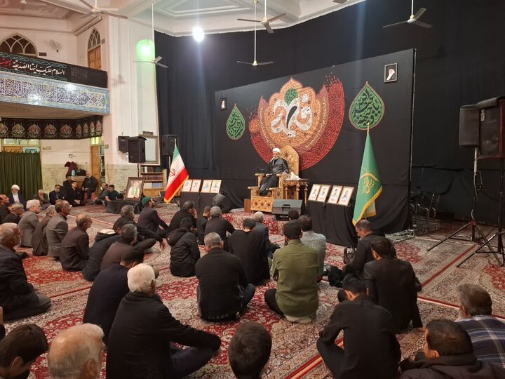 تصاویر/مراسم سوگواری شهادت حضرت فاطمه زهرا (س)درمسجدمحقق آران وبیدگل